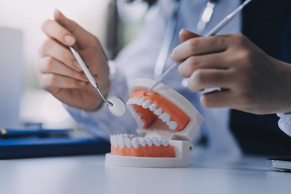 ทันตแพทย์จากAbout Tooth Dental แนะนำวิธีแก้อาการปวดฟัน